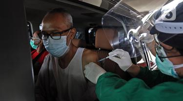 FOTO: Layanan Sentra Vaksinasi Indonesia Bangkit di RSUI Depok