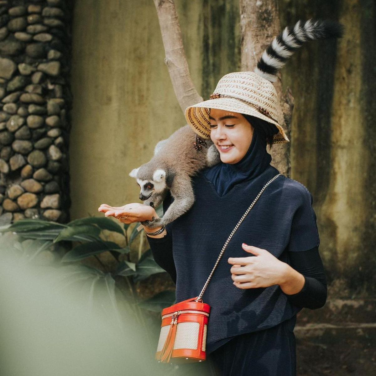Potret Cantik Biby Alraen, Istri Rifky Balweel yang Kini Jadi Manajer Risty Tagor
