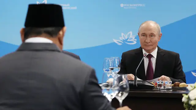 Prabowo Bertemu Putin di Vladivostok Bahas Kemitraan Strategis