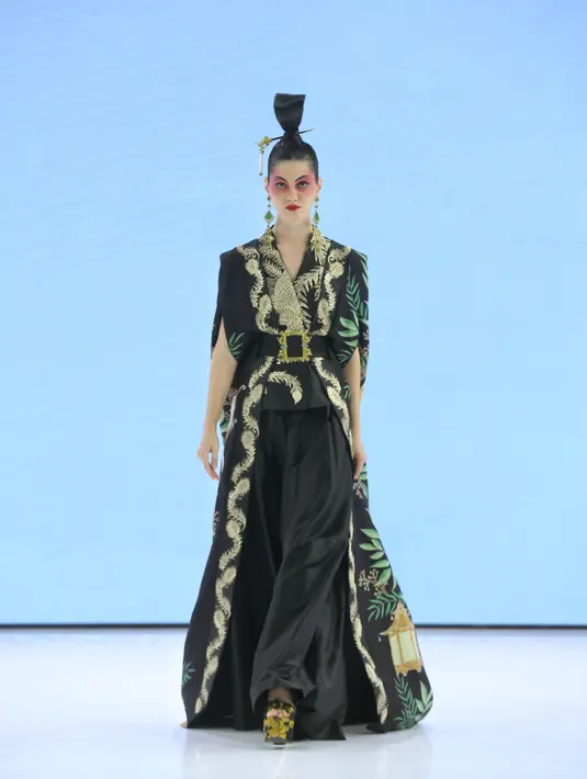 Motif-motifnya adalah flora dan fauna khas Peranakan, seperti naga, phoenix, awan, burung Hong, kupu-kupu, ayam, bunga krisan, asteria, lotus, dan peonie. [Foto: Document/FIMELA]