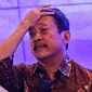 Ekspresi Menteri Kelautan dan Perikanan Sakti Wahyu Trenggono saat menyampaikan keterangan terkait kebijakan Presiden Joko Widodo atau Jokowi yang kembali mengizinkan ekspor pasir laut di Gedung KKP, Jakarta, Rabu (31/5/2023). (Liputan6.com/Angga Yuniar)