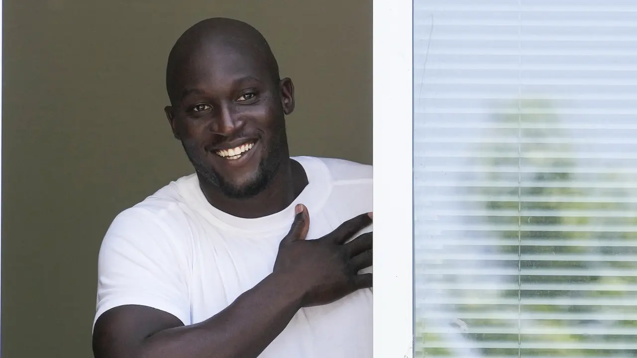 Senyum Romelu Lukaku Sapa Fans Inter Milan