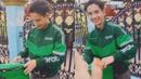 Kalau ojolnya tampan dan imut gini , pasti banyak disuka ibu-ibu yaa (Source : IST)