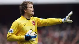 Bersama Arsenal, Jens Lehmann meraih trofi Premier League 2003-2004, Piala FA 2004-2005, dan FA Community Shield 2004. (AFP/Glyn Kirk)