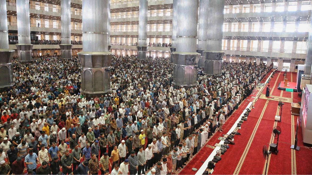 Salat Jumat pertama Ramadan 1446 Hijriah di Masjid Istiqlal