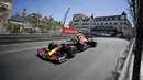 Pembalap Red Bull Sergio Perez mengemudikan mobilnya pada latihan bebas kedua untuk balapan F1 GP di Sirkuit Monaco, Monaco, Kamis (20/5/2021). F1 GP Monaco akan berlangsung pada 23 Mei 2021. (AP Photo/Luca Bruno)