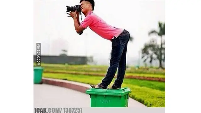 6 Aksi Totalitas Fotografer Demi Hasil Jepretan Bagus Ini Kocak