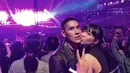 "Amiin dibilang hot couple. Kompor dong, hahaha," ujar Andrea Dian lalu tertawa, di SCTV Tower Senayan, Selasa (9/5). (Instagram/andreadianbimo)