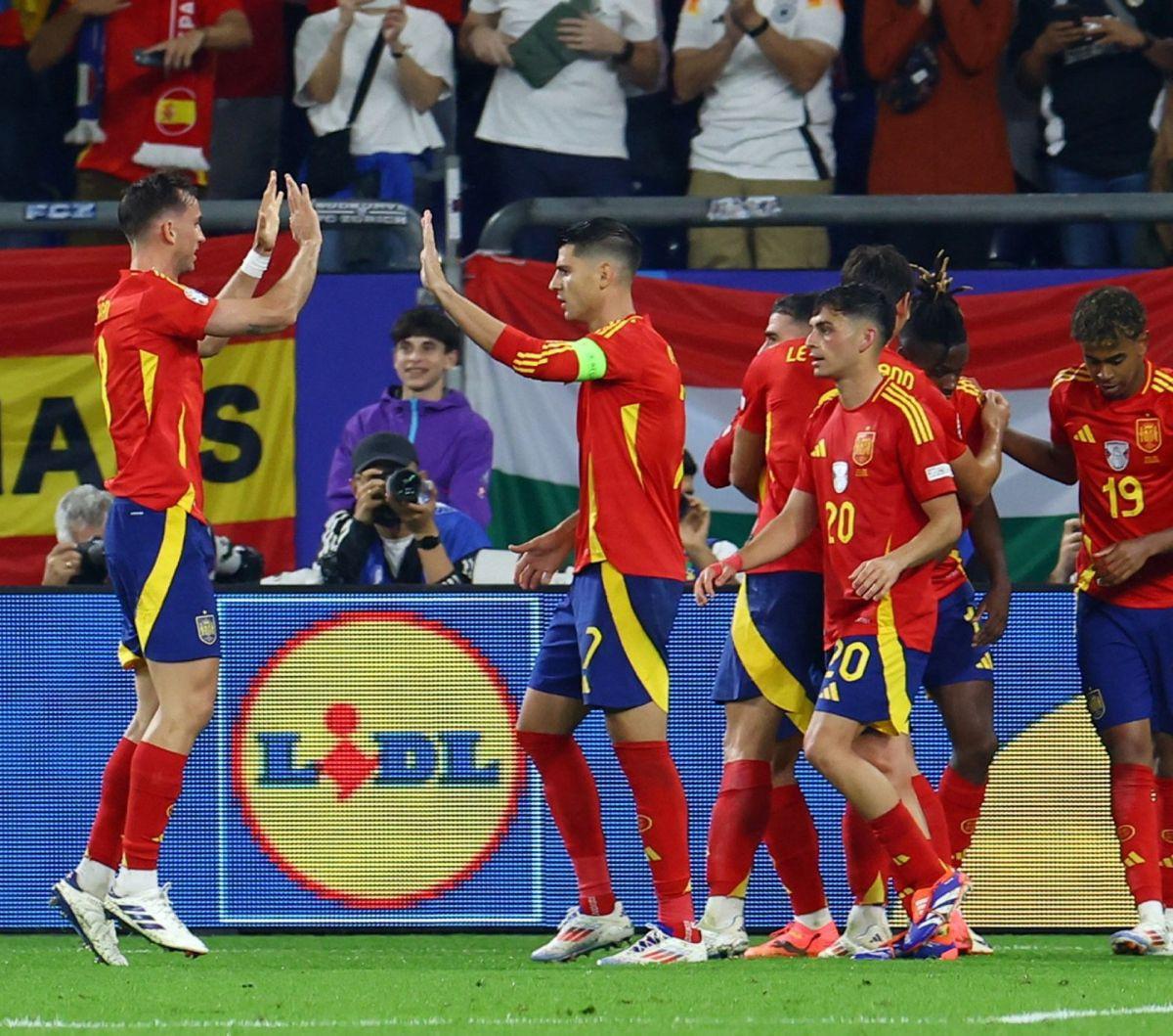 Timnas Spanyol kembali meraih poin sempurna saat menghadapi Timnas Italia dalam laga lanjutan Grup B Euro 2024, pada Jumat (21/6/2024) dini hari WIB. Dalam duel yang berlangsung di Stadion Arena AufSchalke, Gelsenkirchen, Jerman, Timn Matador sukses menun