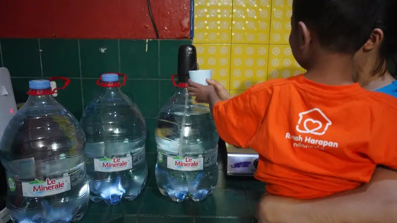 Rumah Harapan Indonesia Percayakan Kebutuhan Air Minum pada Le Minerale