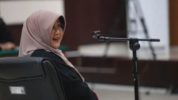 Dokter Tifa Jalani Sidang Dakwaan Dugaan Pencemaran Nama Baik Jokowi
