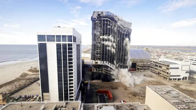 FOTO: Detik-Detik Kasino Trump Plaza Diledakkan