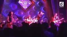 Grup band punk legendaris asal Amerika Serikat menggelar konser Internasional di Kuta, Bali.