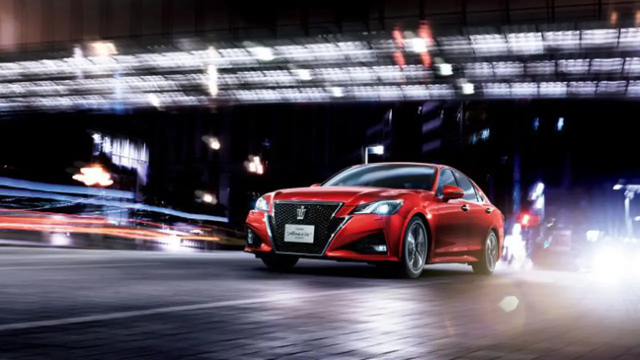 Toyota Camry Edisi Khusus Tampil Wah
