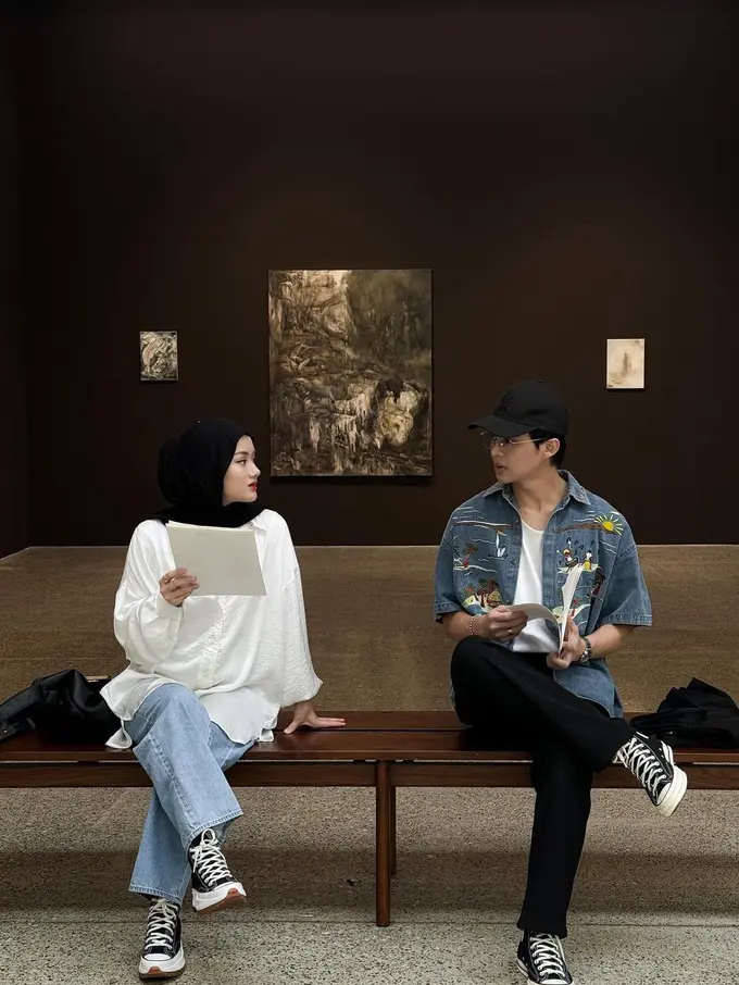 Dinda Hauw dan Rey Mbayang