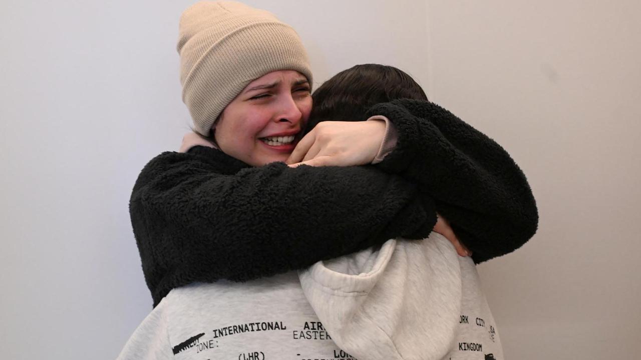 Tangis Haru Pertukaran Sandera Palestina-Israel