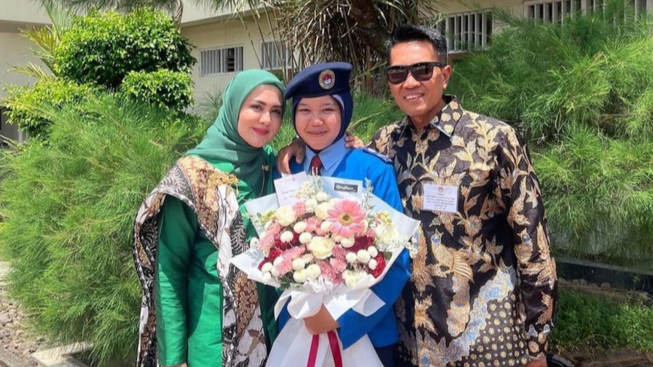 Potret Juliana Moechtar Kunjungi Anak Sambung di Sekolah Taruna Nusantara, Kangen-kangenan Sambil Menangis