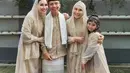 <p>Ayu Ting Ting tetap bahagia meski di Lebaran kali ini ia masih belum menemukan tambatan hati. (Instagram @ayutingting92)</p>