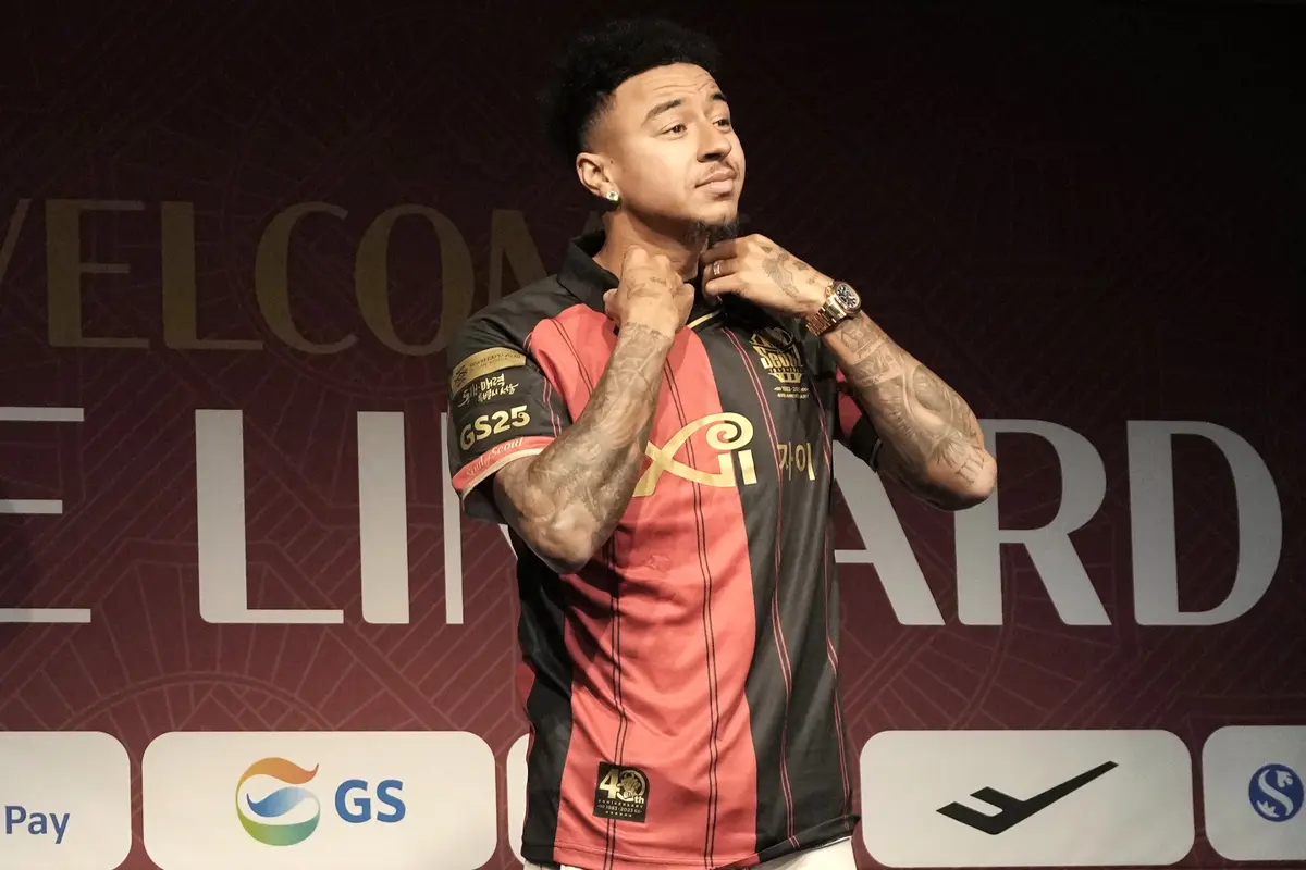 Foto: Senyum Semringah Lord Jesse Lingard Saat Diperkenalkan FC Seoul