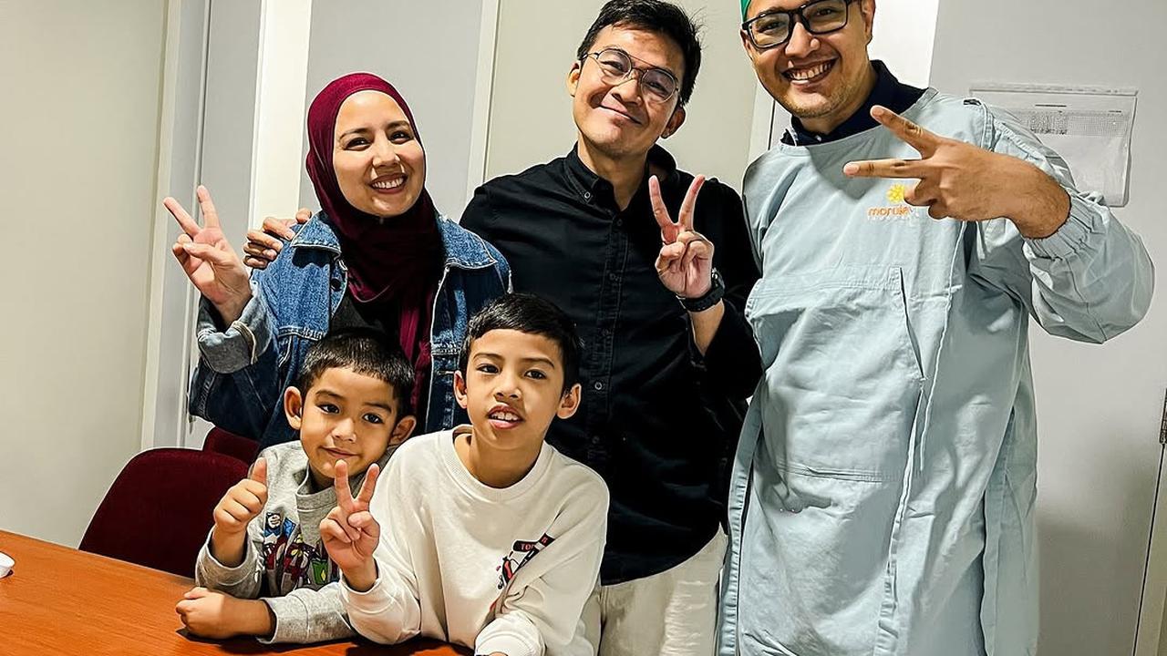 Momen Tya Ariestya Jalani Operasi Pengangkatan Polip, Suami dan Anak Turut Menemani