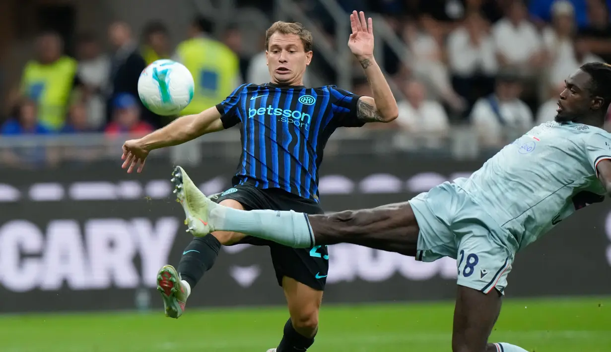 Inter Milan mengalami kekalahan yang tidak terduga pada matchday kedua Serie A 2025/2026. Nerazzurri takluk dengan skor 1-2 dari Udinese di kandang sendiri, Stadio Giuseppe Meazza. (AP Photo/Luca Bruno)
