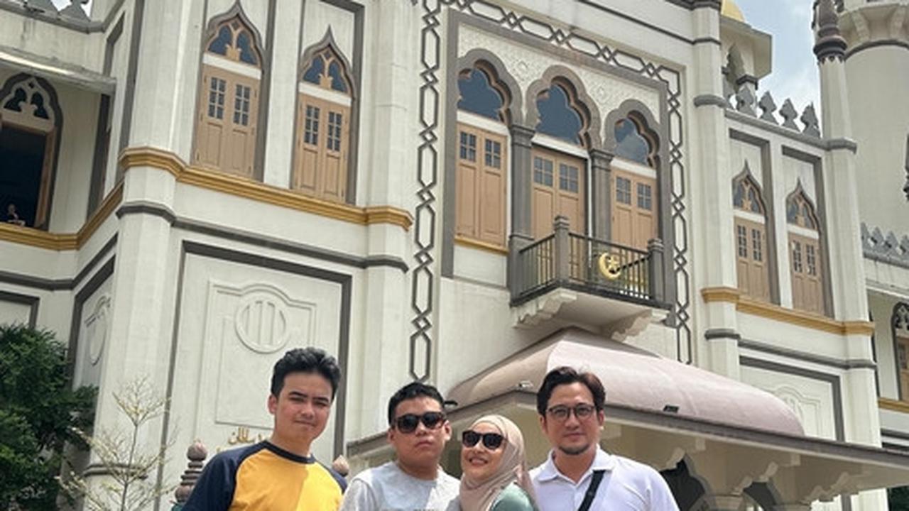 Cindy dan Firman mengurus kepindahan mereka dengan saksama.&nbsp;