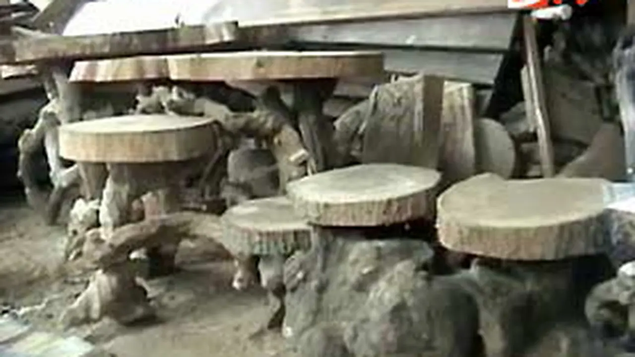 111203akursi-kayuteh.jpg