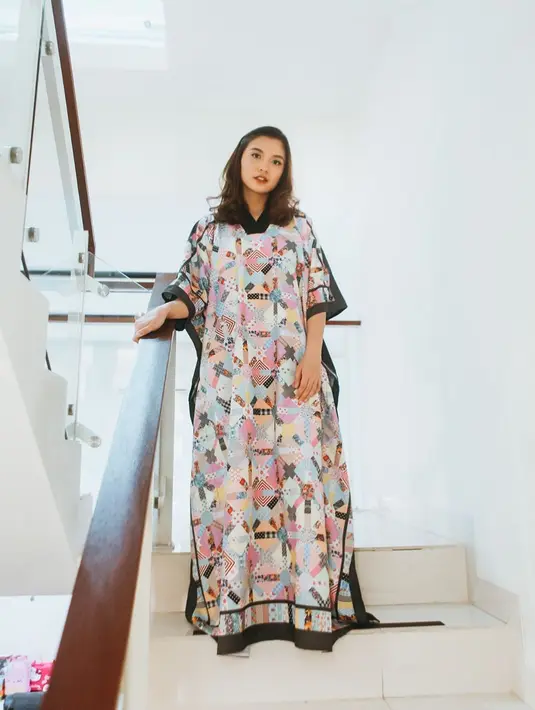 “Bayangin nggak sih di dalam kondisi kita lagi ngelawan sesuatu yang nggak kelihatan, kita harus jaga diri dan juga  jaga anak yang ada di dalam badan kita. Jadi kayak double protection gitu loh. Jadi benar-benar takutnya sih luar biasa,” ungkap Chelsea.Instagram/chelseaoliviaa)