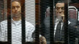 Vonis hukuman selama 3 tahun dijatuhkan hakim setelah Mubarak dianggap bersalah dalam kasus korupsi, Rabu (21/05/2014) (REUTERS/Stringer).