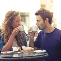 Pacaran butuh kepercayaan diri. Jangan kayak lima zodiak ini. (Sumber foto: eharmony.com)