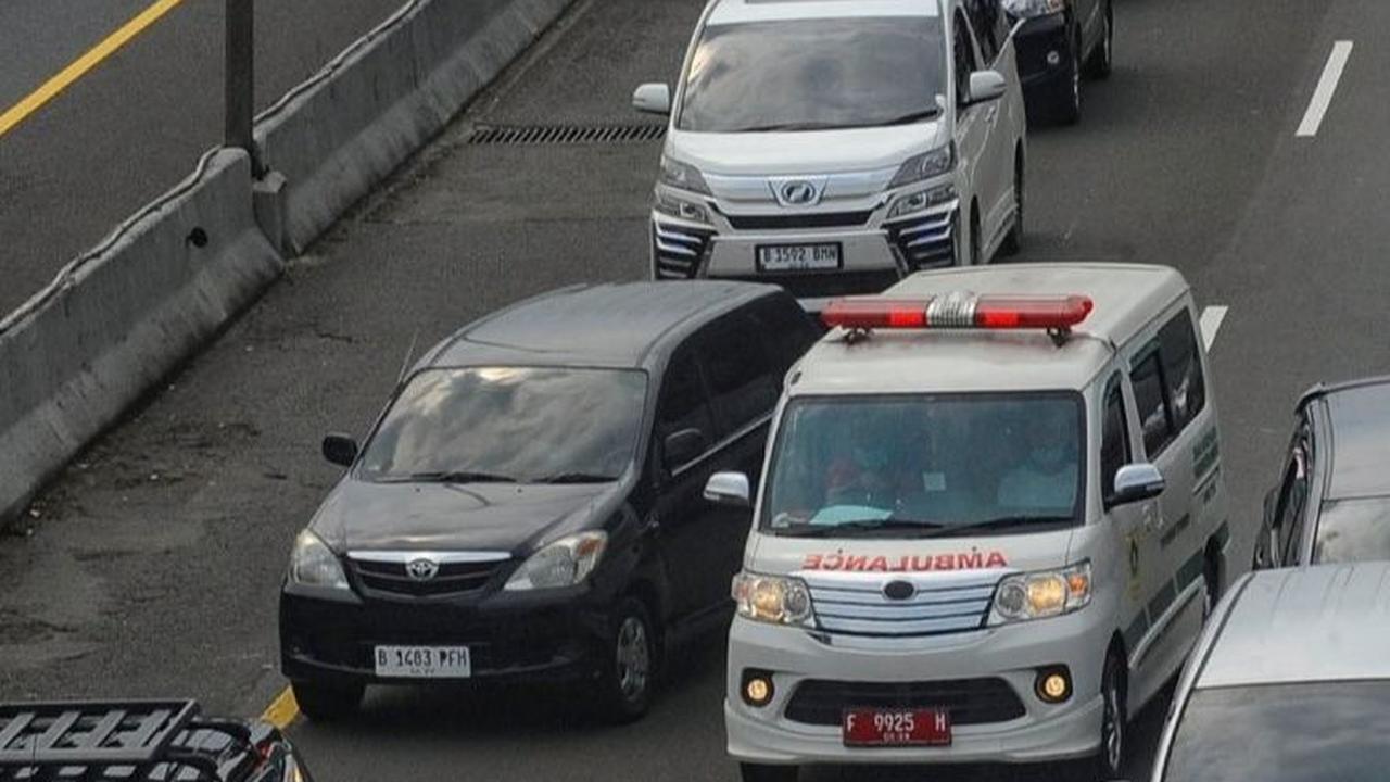 Lalu lintas dari arah Ciawi yang menuju Jakarta terpantau lancar. Foto: merdeka.com / Arie Basuki