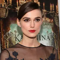 Gaya rambut simpel pesta 5