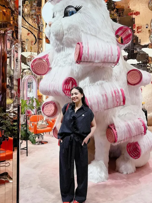 Potret Nagita Slavina di Bangkok (credit: https://www.instagram.com/raffinagita1717/)