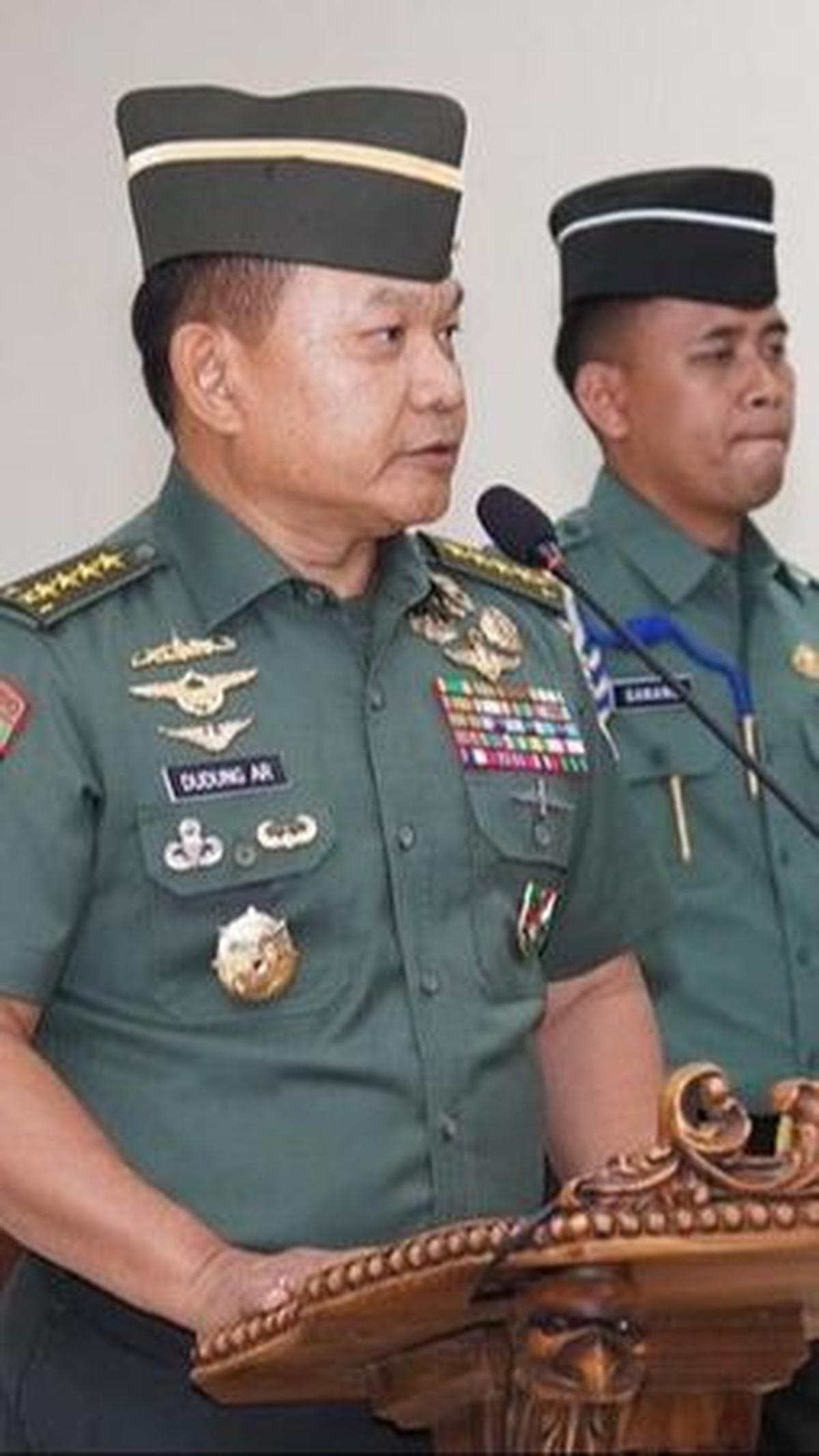 "Selamat saya ucapkan kepada para Pati yang mendapatkan kenaikan pangkat," tutup Kasad memberikan ucapan selamat kepada Pati yang mendapat kenaikan pangkat.