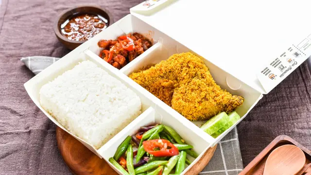 Kemasan ramah lingkungan yang digunakan PT Kereta Api Indonesia (Persero) atau KAI