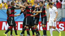 Timnas Jerman unggul 1-0 atas Amerika Serikat di laga penutup penyisihan Piala Dunia 2014 Grup G di Stadion Pernambuco, Recife, Brasil, (26/6/2014). (REUTERS/Laszlo Balogh)