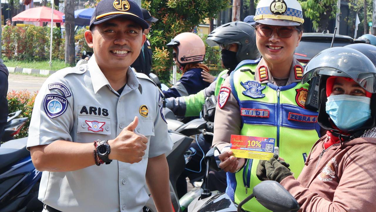 Peringati Hari Pelanggan Nasional, Jasa Raharja dan Tim Pembina Samsat Sebar Potongan Harga buat Wajib Pajak