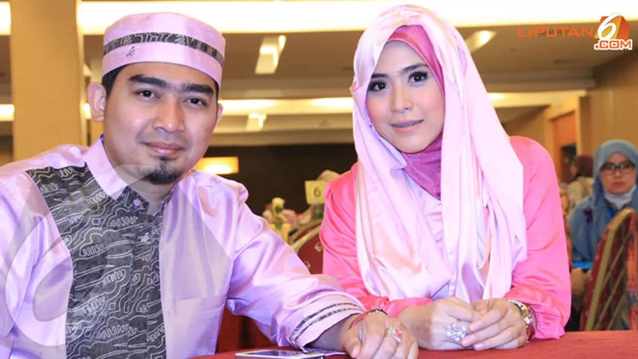 ustadz-solmet-april-jasmine-130710b.jpg