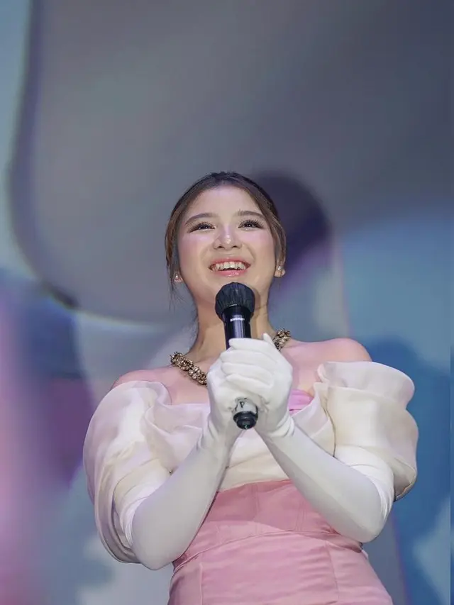 6 Potret Tiara Andini di Gala Premier Film 'My Sassy Girl', Tampil Bak Ratu