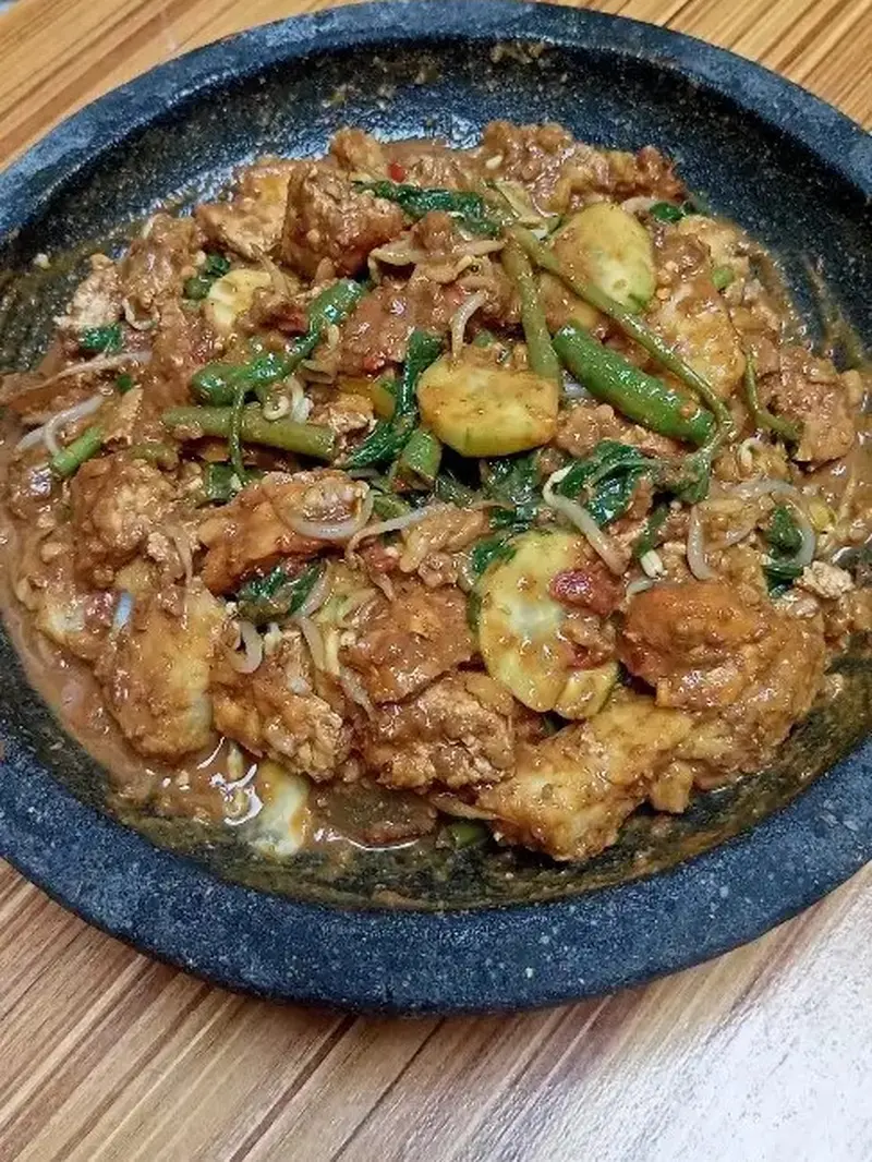 Rujak cingur khas Surabaya