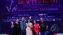 Para pemeran 'Disney's Beauty and The Beast The Original Broadway Musical Spectacular' usai jumpa pers di Ciputra Artpreneur Theater, Jakarta, Senin (20/4/2015). Pertunjukan tersebut akan digelar pada 26 Mei - 7 Juni 2015. (Liputan6.com/Faisal R Syam)