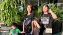 Pencapaian itu tentu membuat Ussy dan Andhika bangga. Putrinya yang kini 18 tahun masuk ke salah satu kampus terbaik di Indonesia. [Instagram.com/ussypratama]