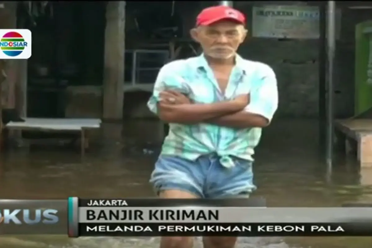 Banjir Setinggi 1 Meter Rendam Kawasan Jatinegara 
