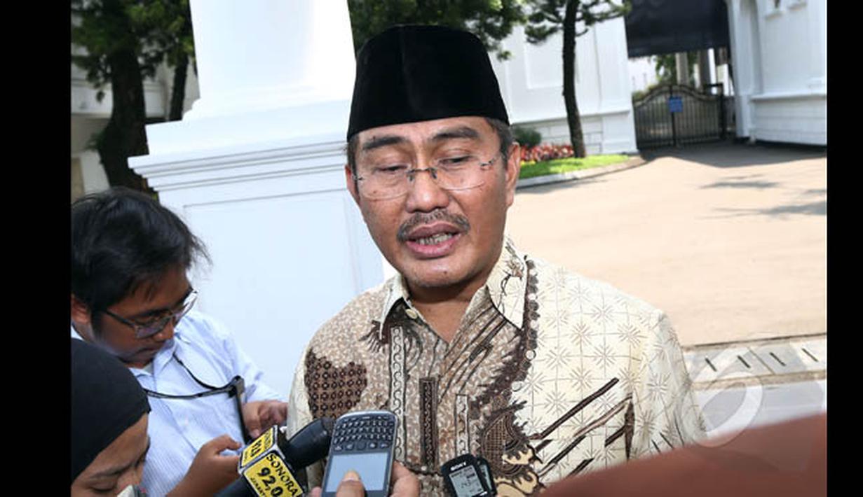 Anggota Tim Independen, Jimly Asshidiqqie saat memberikan keterangan kepada wartawan usai menemui Presiden Jokowi di Istana Negara, Jakarta, Rabu (28/1/2015). (Liputan6.com/Faizal Fanani)