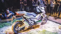 Honda dikabarkan sedang mengembangkan skutik adventure 750 cc (motorcyclenews)