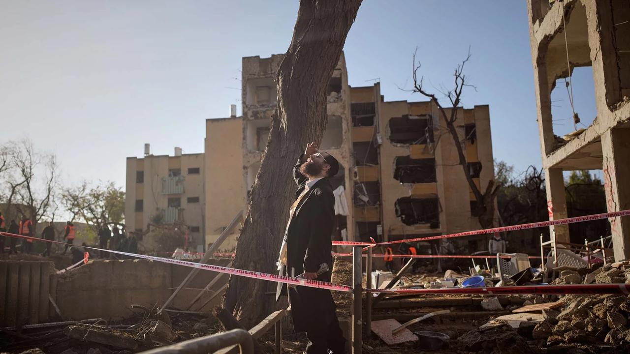 FOTO Arad Israel Luluh Lantak Dihantam Rudal Iran