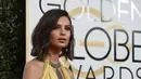 Acara bergengsi Golden Globe Awards 2017 kembali digelar pada 8 Januari lalu. Dihadiri para aktor dan aktris papan atas Hollywood, terlihat juga Emily Ratajkowski di lokasi itu. Namun ia harus menanggung malu karena sebuah kejadian. (AFP/Bintang.com)