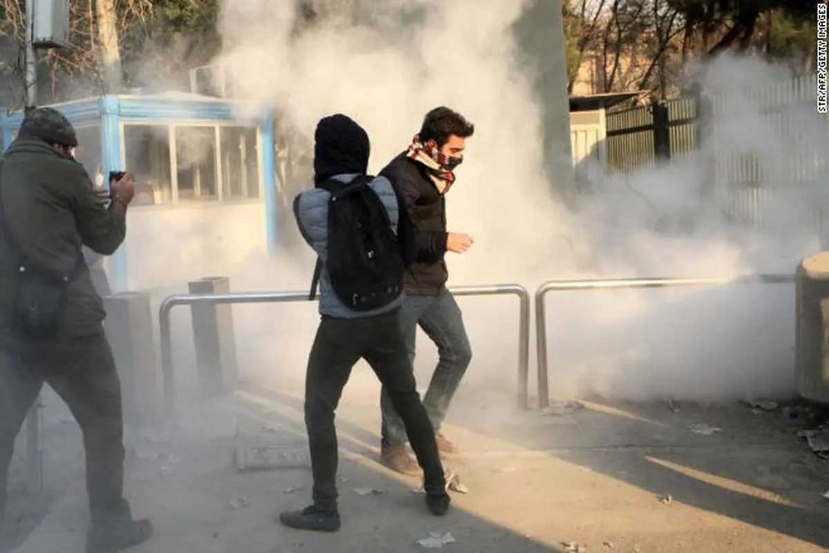 Demonstrasi di Iran yang berawal terjadi pada Kamis, 28 Desember 2017. Demo dilaporkan terjadi berlarut-larut dan menyebar ke beberapa kota (AFP)