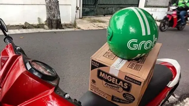 Pengemudi Ojol Dapat Rejeki di Tengah Sepi Order