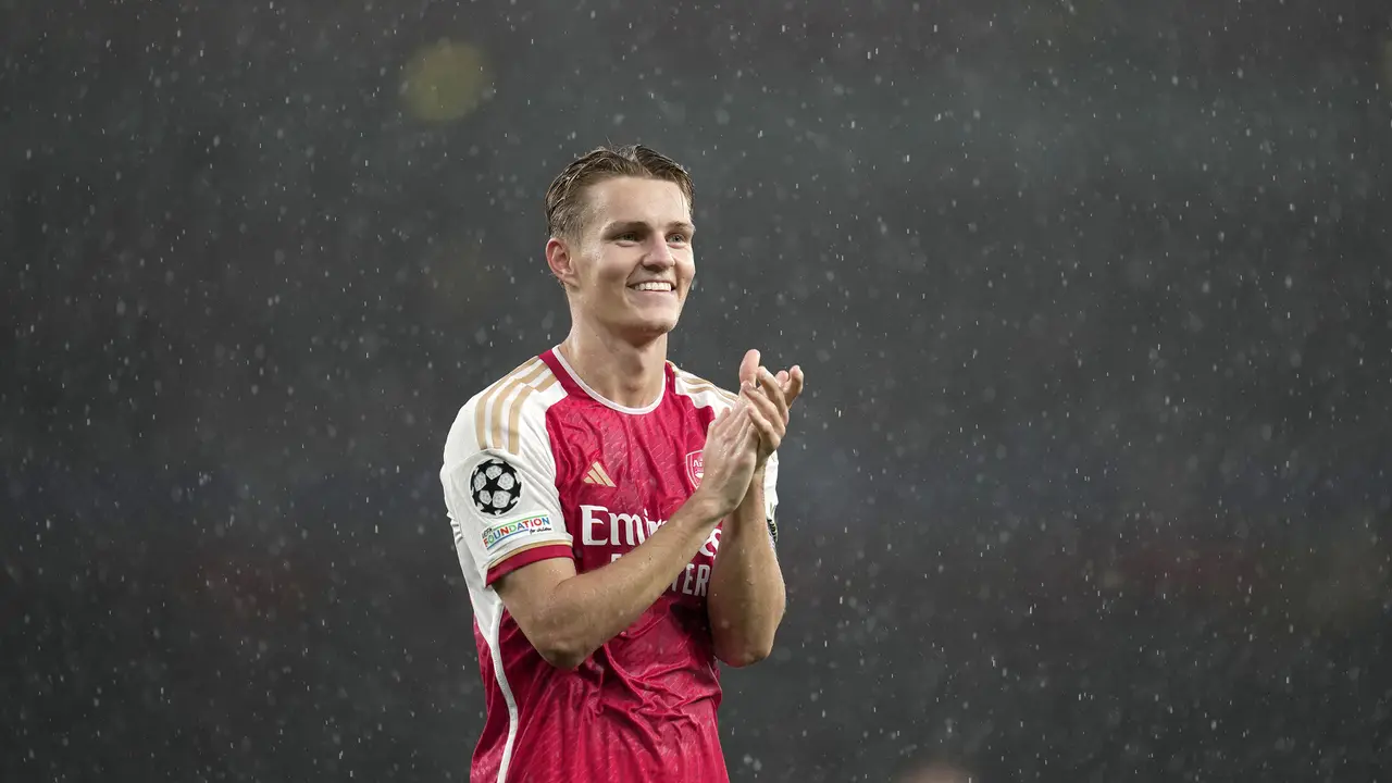Foto: Gol Tendangan Berakurasi Tinggi Martin Odegaard saat Arsenal Pesta Gol 4-0 ke Gawang PSV di Liga Champions
